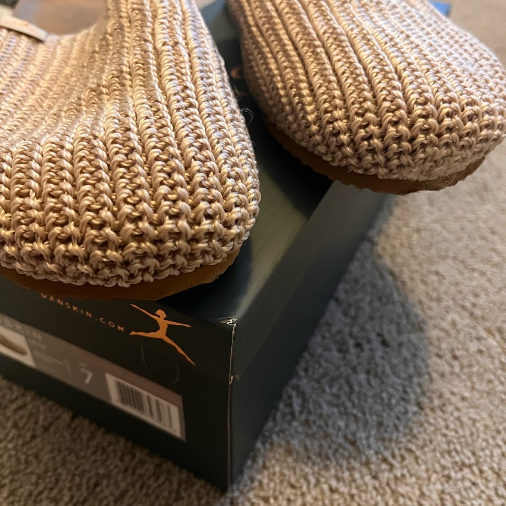 ๐ Danskin Della Natural Ribbed Slides tan mules size 7 - Picture 5 of 7